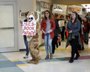 Struthers Elementary School Book Fair Parade